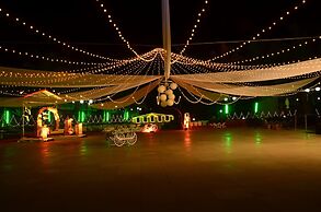 Indismart Woodbourne Resort