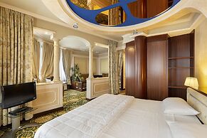 Dream Hotel