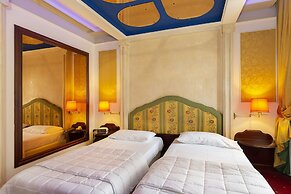 Dream Hotel