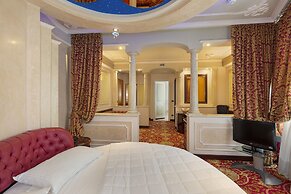 Dream Hotel