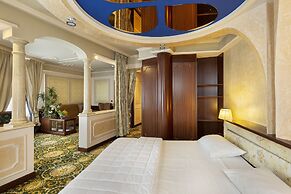 Dream Hotel