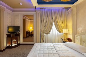 Dream Hotel