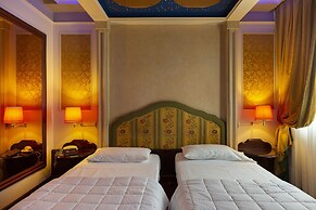 Dream Hotel