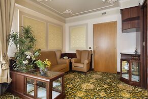 Dream Hotel
