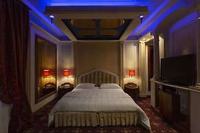 Dream Hotel