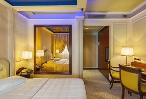 Dream Hotel