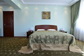 Platinum Hotel