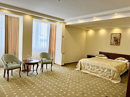 Platinum Hotel