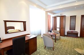 Platinum Hotel