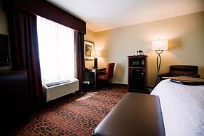 Hampton Inn & Suites Minot Airport