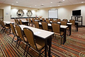 Hampton Inn & Suites Minot Airport