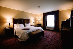 Hampton Inn & Suites Minot Airport