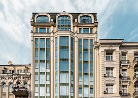 11 Mirrors Design Hotel