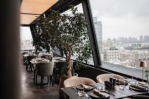 11 Mirrors Design Hotel