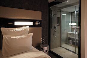 11 Mirrors Design Hotel