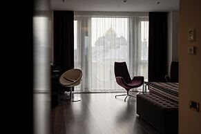 11 Mirrors Design Hotel