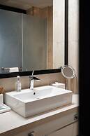11 Mirrors Design Hotel