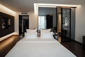 11 Mirrors Design Hotel