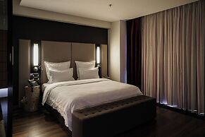 11 Mirrors Design Hotel