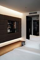 11 Mirrors Design Hotel