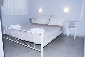 George House Apartments & Villa