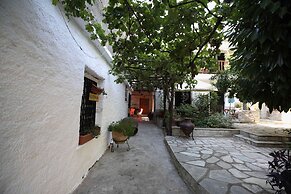 Mirto Apartments