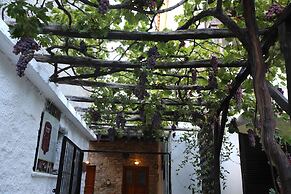 Mirto Apartments