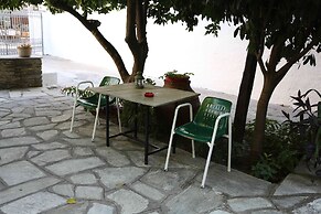 Mirto Apartments