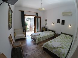 Mirto Apartments