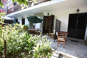 Mirto Apartments