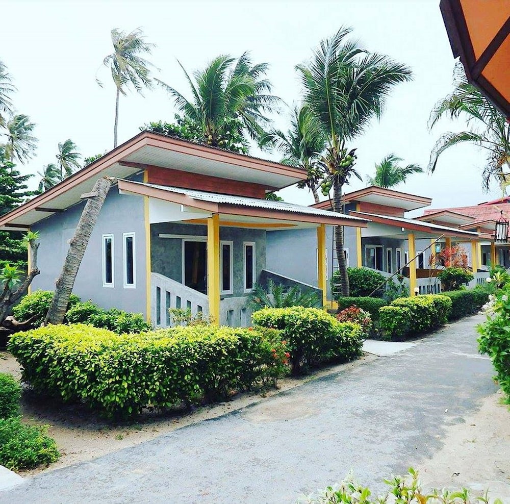 Lanta New Beach Bungalows