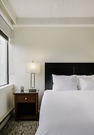 Mountain Side Hotel Whistler by Executive