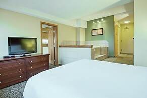 Mountain Side Hotel Whistler by Executive