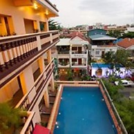 G Eleven Hotel
