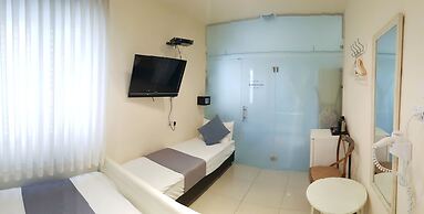 Central Hotel