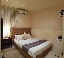 Central Hotel