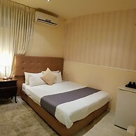 Central Hotel