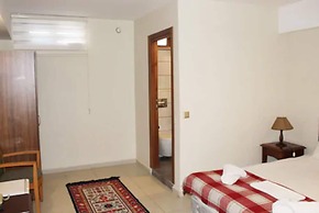 Lalinn Hotel
