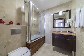 Lalinn Hotel