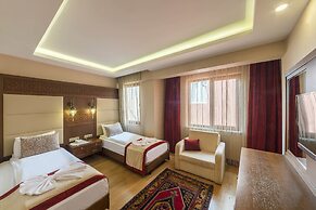 Lalinn Hotel