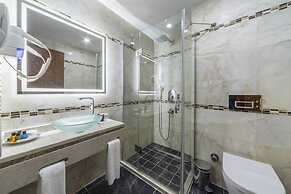 Lalinn Hotel
