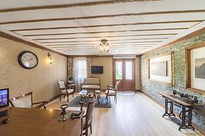 Lalinn Hotel