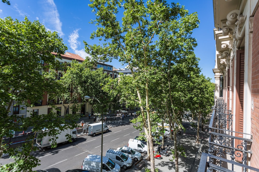 Petit Palace Lealtad Plaza