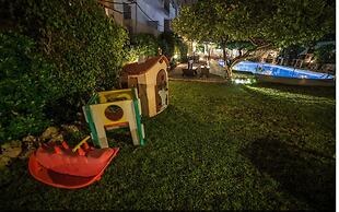 Roxani Hotel