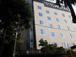 New Grand Hotel