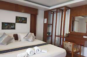Lanta Nice Beach Resort