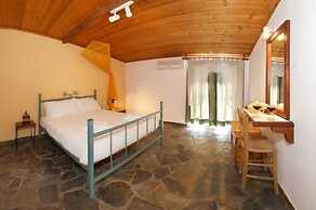 Nostos Studios & Apartments