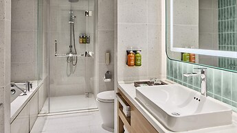 Holiday Inn & Suites Makati by IHG