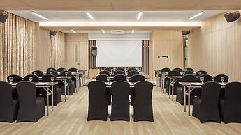 Holiday Inn & Suites Makati by IHG