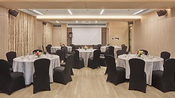 Holiday Inn & Suites Makati by IHG
